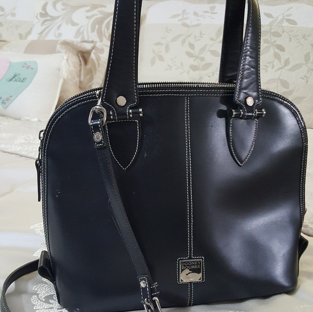 Auth Vintage Dooney & Bourke